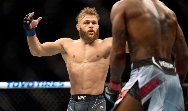 UFC 265 турнирінің үздік сәттері. Видео