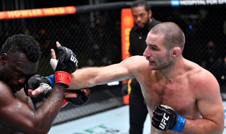 UFC Вегас 33: Басты жекпе-жекте Стриклэнд Холлды жеңді