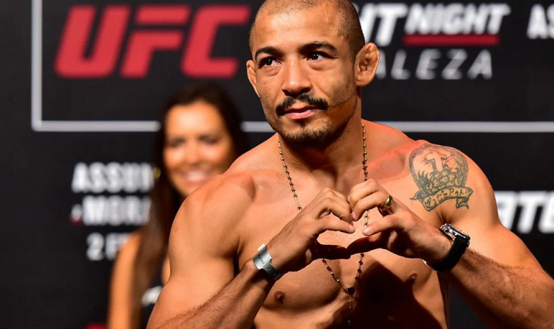 Жозе Альдо UFC 265 турнирінде сәтті өнер көрсетті