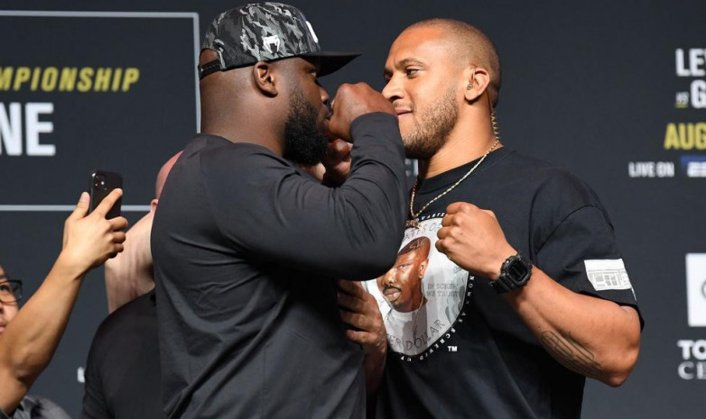 Прямая трансляция турнира UFC 265: Льюис – Ган