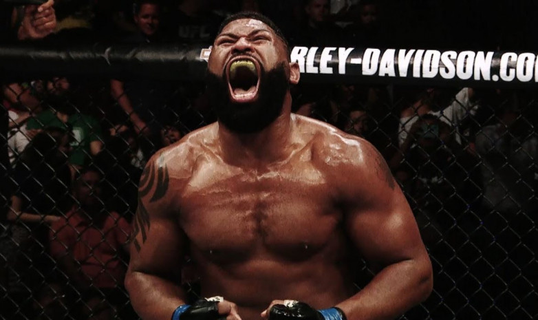 Блейдс выиграл у Розенстрайка в главном карде турнира UFC 266
