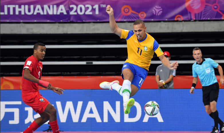 Результаты и видеообзор матчей 3-го тура чемпионата мира по футзалу в группах C и D