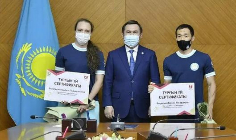 Олимпиада жүлдегерлеріне пәтер кілті табысталды