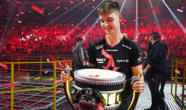 «Ninjas in Pyjamas» прошли в четвертьфинал ESL Pro League Season 14