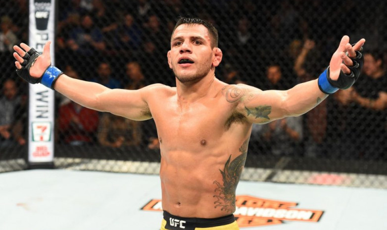 «Это мой последний шанс добраться до титульного боя». Бывший чемпион UFC о поединке с Махачевым