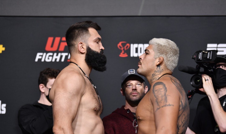 ВИДЕО. Битвы взглядов участников турнира UFC Вегас 40