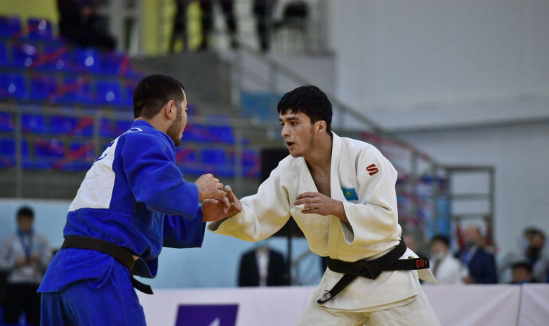 Жасөспірімдер арасындағы әлем чемпионатының бірінші күнінде қазақстандық балуан медаль жеңіп алды