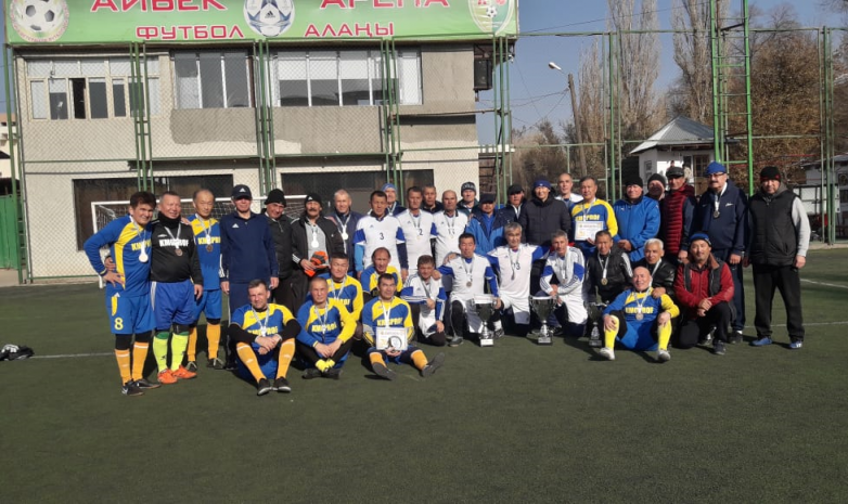 Таразда футбол ардагерлері арасында Тәуелсіздікке арналған турнир өтті