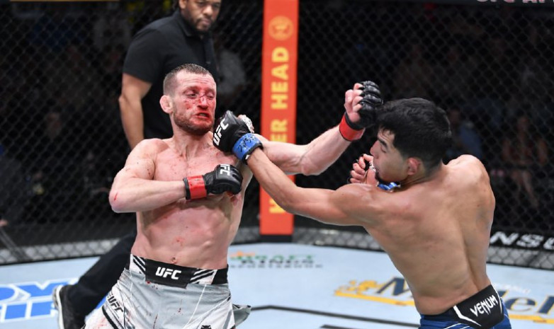 UFC Вегас 43. Эдриан Янец победил Дэйви Гранта