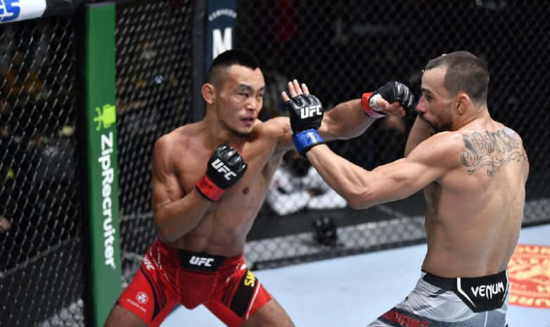 Қытайда тұратын этникалық қазақ UFC-дағы алғашқы жеңісін тіркеді