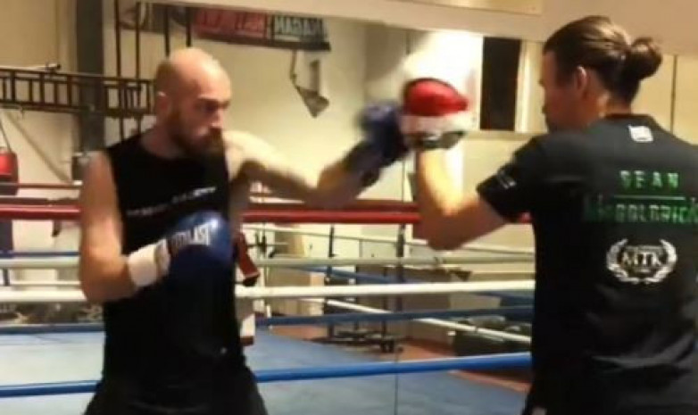 Видео. Қамшыбек Қоңқабаев қарсыласы WBA титулы үшін өтетін жекпе-жекке дайындығын көрсетті