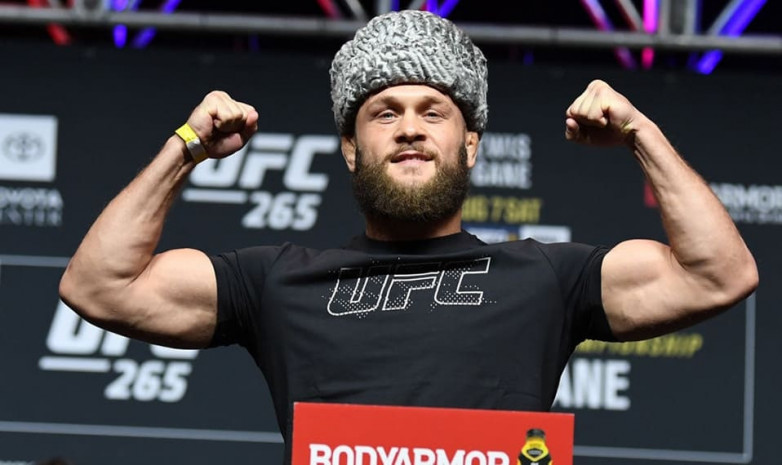 Физиев нокаутировал Риддэлла в соглавном бою турнира UFC Vegas 44