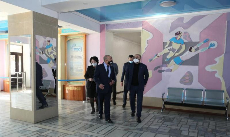 Дәурен Абаев Алматыдағы бірқатар спорт нысандарының жұмысымен танысты