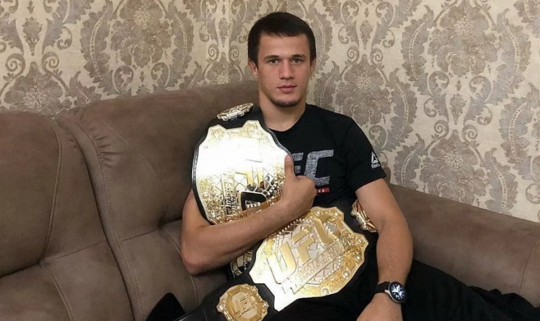 Усман Нурмагомедов потерял две позиции в рейтинге Bellator 