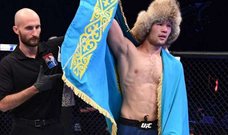 Рахмонов уничтожил Харриса и одержал третью подряд победу в UFC