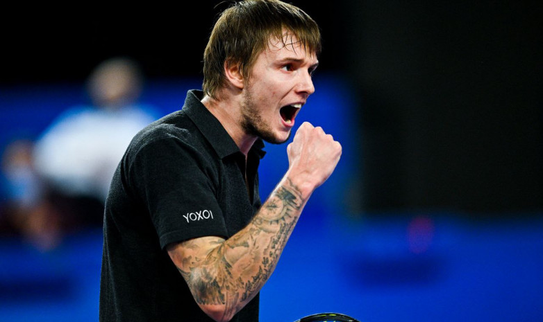 Александр Бублик жеке рекорд орнатып, ATP рейтингінде Федерерге жақындады