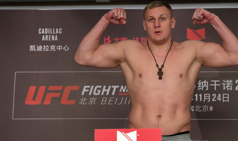 Павлович нокаутировал Абдурахимова на турнире UFC в Лондоне