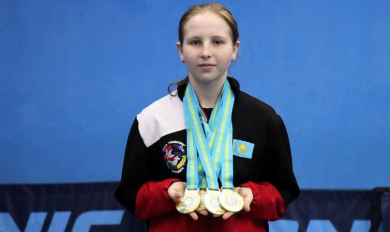Қарағандылық 13 жас теннисші қыз Қазақстан чемпионаттары 4 алтын медаль жеңіп алды