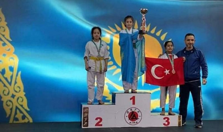 Қарағандылық каратешілер әлем чемпионатының бес жүлдесін жеңіп алды