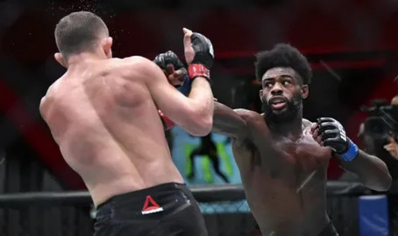 Петр Ян UFC 273 турниріндегі реваншта Альджмейн Стерлингтен жеңілді