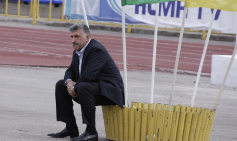 «Қызыл-Жар» директоры төрешіге назары болып, алаңға жүгіріп шықты