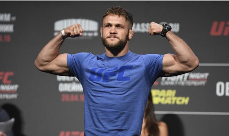 Поединок уроженца Казахстана с топовым бойцом может возглавить турнир UFC Fight Night