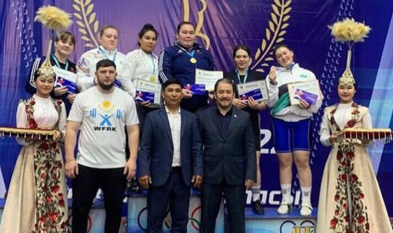 Карина Құзғанбаева ауыр атлетикадан үш дүркін Қазақстан чемпионы атанды
