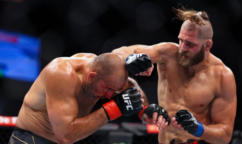 Иржи Прохазка победил Гловера Тейшейру в главном бою турнира UFC 275
