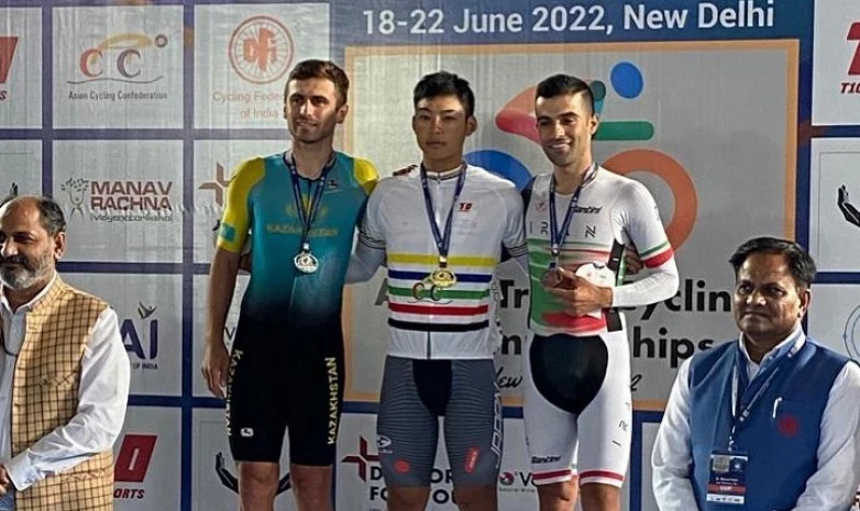 Артем Захаров Азия чемпионатында күміс жүлде алды