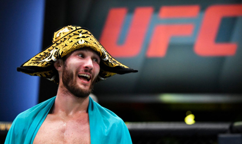 Сергей Морозовтың UFC-дағы жеңісті жекпе-жегінің видеосы
