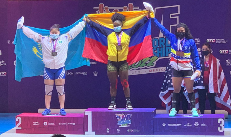 Надежда Ли принесла серебро в копилку сборной Казахстана на юношеском чемпионате мира по тяжелой атлетике