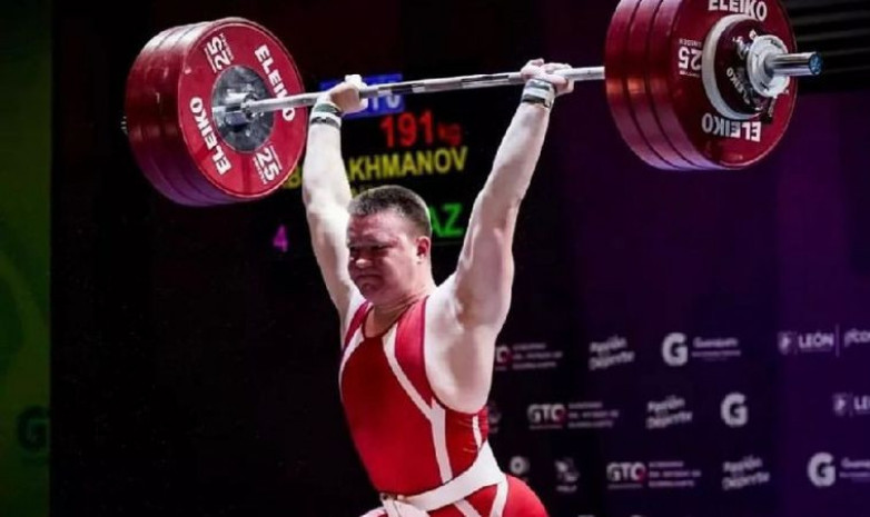 Абдрахманов ауыр атлетикадан Азия чемпионатында жеңіске жетті