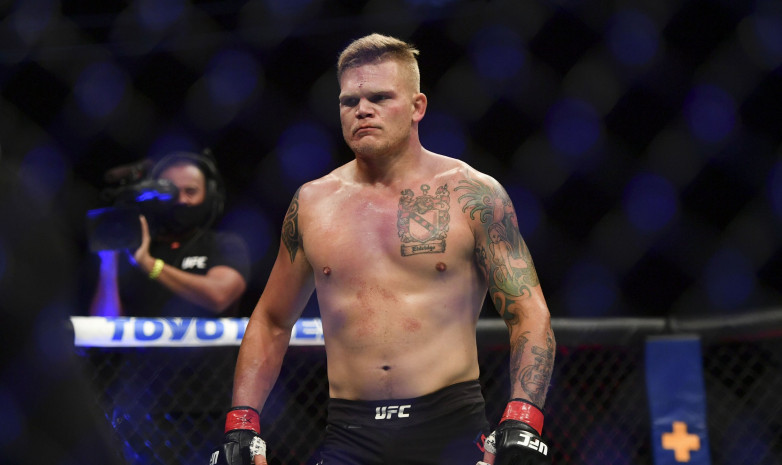 Шерман UFC Vegas 58 турнирінің негізгі кардында Вандераны нокаутқа түсірді