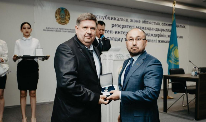 Дәурен Абаев спорт саласы қызметкерлерін марапаттады