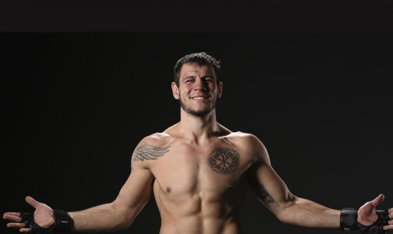Никита Крылов пен Волкан Оздемир Абу-Дабидегі UFC 280 турнирінде төбелеседі