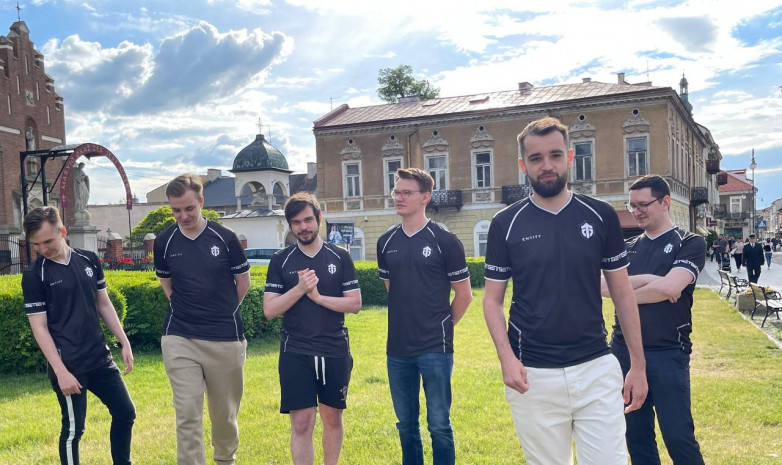 Entity прошла на The International 2022