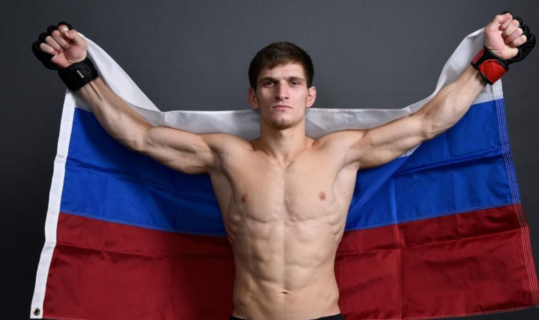 Қазақстандық команданың өкілі UFC-де жекпе-жек өткізуден бас тартты