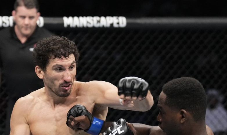 Армен Петросян UFC 280 турнирінде Эй Джей Добсонды жеңді