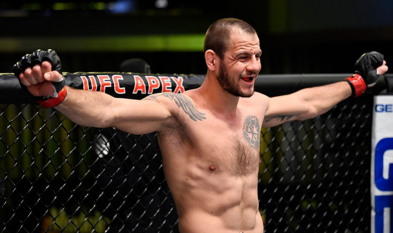 UFC 280: Никита Крылов төрешілер шешімімен Волкан Оздемирді жеңді