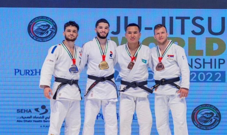 Қазақстан құрамасы джиу-джитсудан Әлем чемпионатында 2-орын алды