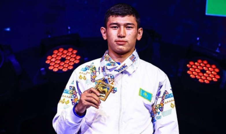 Абзал Серік Азия чемпионатында өзбек боксшысынан жеңілді