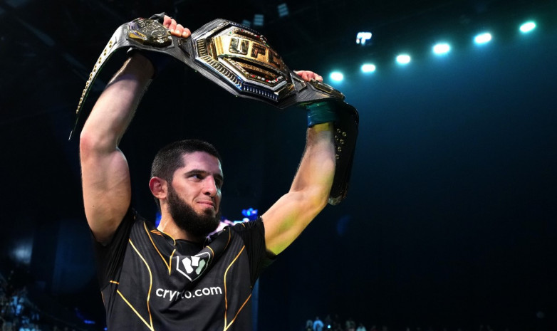 Махачев жеңіл салмақтағы UFC чемпиондық атағын сәтті қорғады