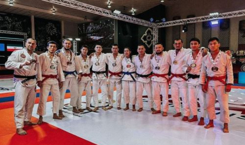 Джиу-джитсудан Азия чемпионатында қазақстандықтар сегіз медаль жеңіп алды