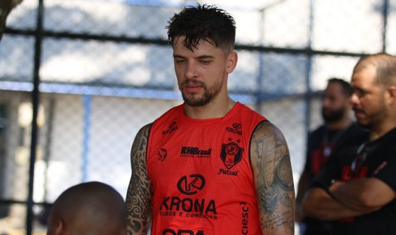 ВИДЕО. Игрок сборной Казахстана попробовал себя в боксе