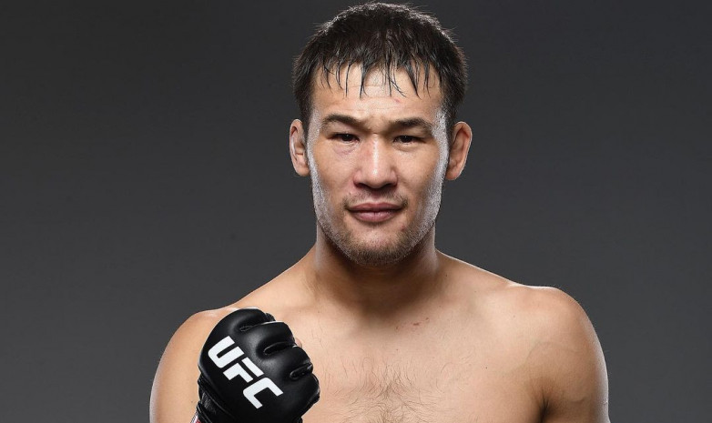 ВИДЕО. Шавкат Рахмонов UFC жекпе-жегінің алдында дәстүрлі рәсімге қатысты