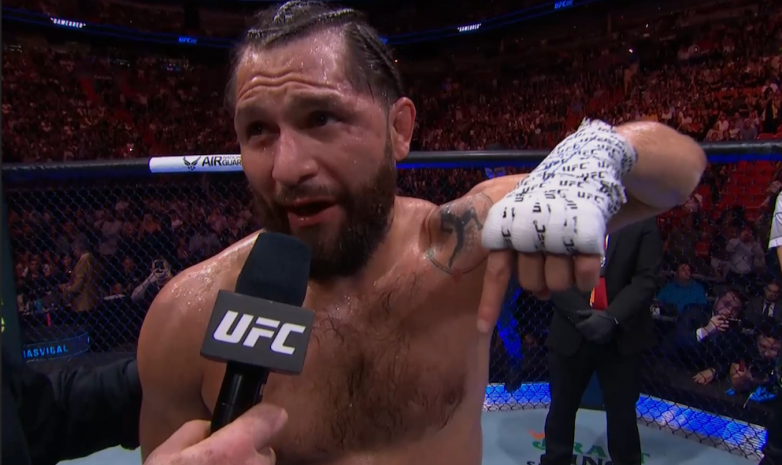 Масвидал UFC 287 турнирінде Дональд Трамптың алдында саяси мәлімдеме жасады