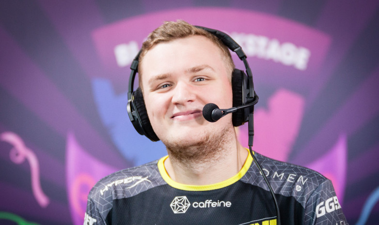 Flamie: «Fostar каждый день открывал 1-3 кейса. И каждый день ему выпадали нож или перчатки»