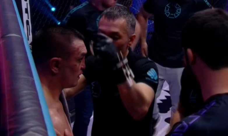 Адиль Боранбаев показал лицо после боя с Магомедовым в главном поединке OCTAGON 44 . ФОТО