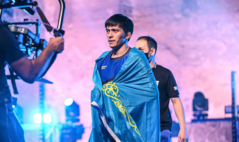 Азат Мақсұм UFC-де жекпе-жек өткізуге келісімшарт жасасты