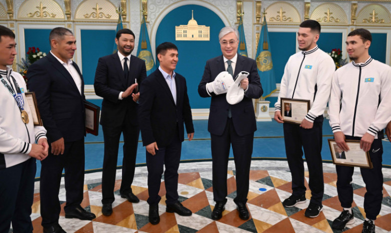 Президент бокстан әлем чемпионатының жүлдегерлерін қабылдады